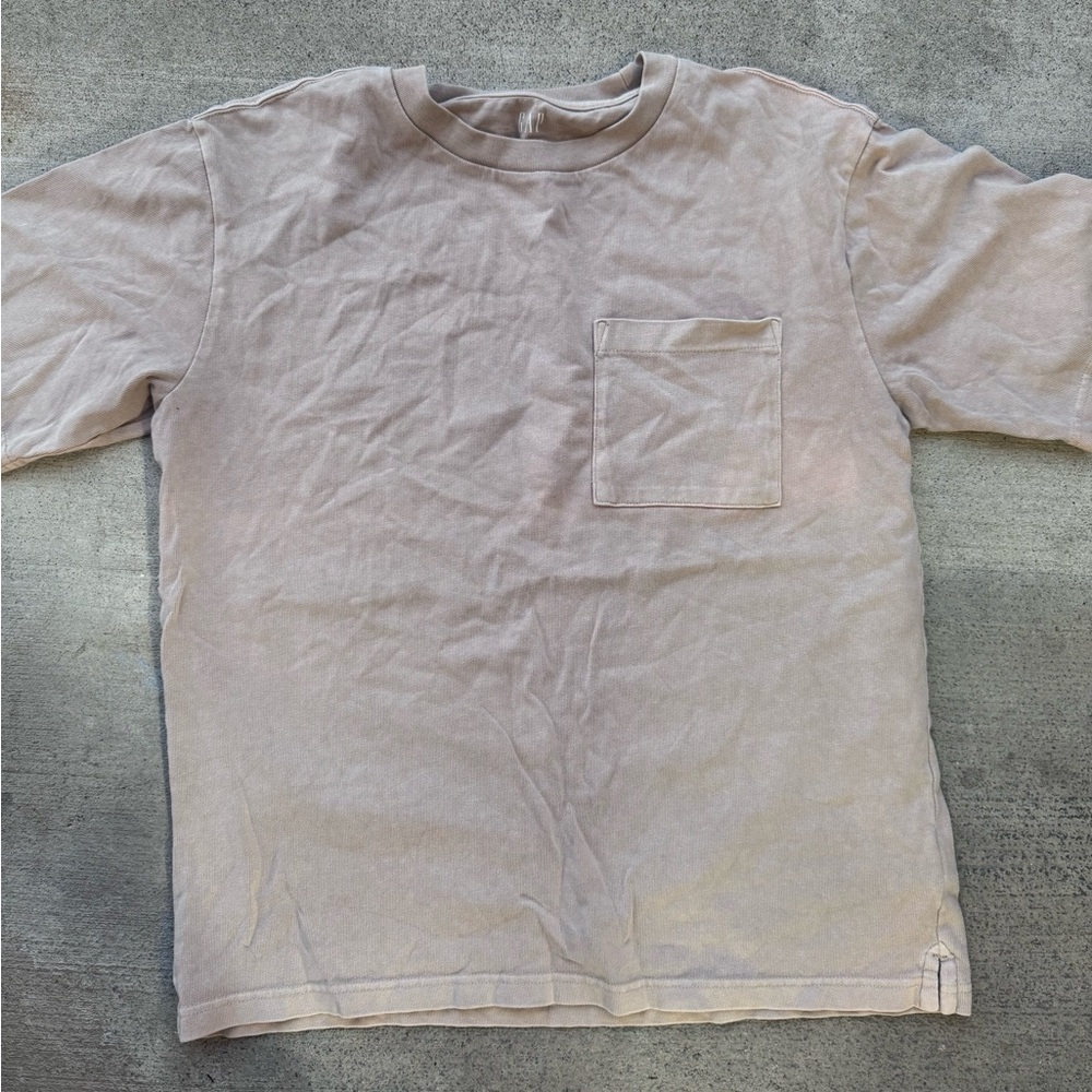 GAP Men's Short Sleeve Crew Pocket Tee in Light Taupe